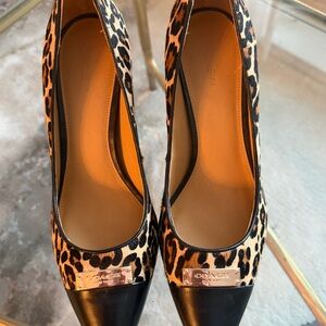 Coach Zan Pointed Toe Pumps Heels Leopard Pony Hair Black Logo Plate 10B NWT